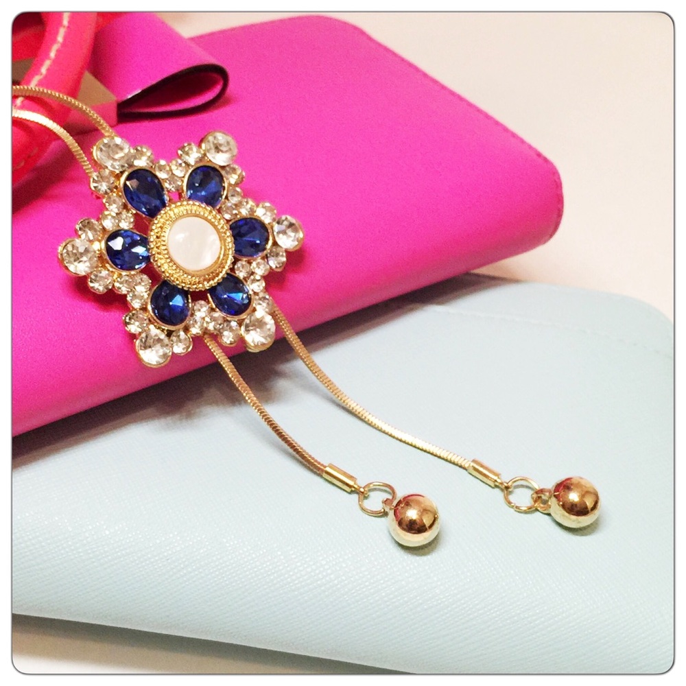 Snowflake Sapphire rhinestones crystal gem pendant